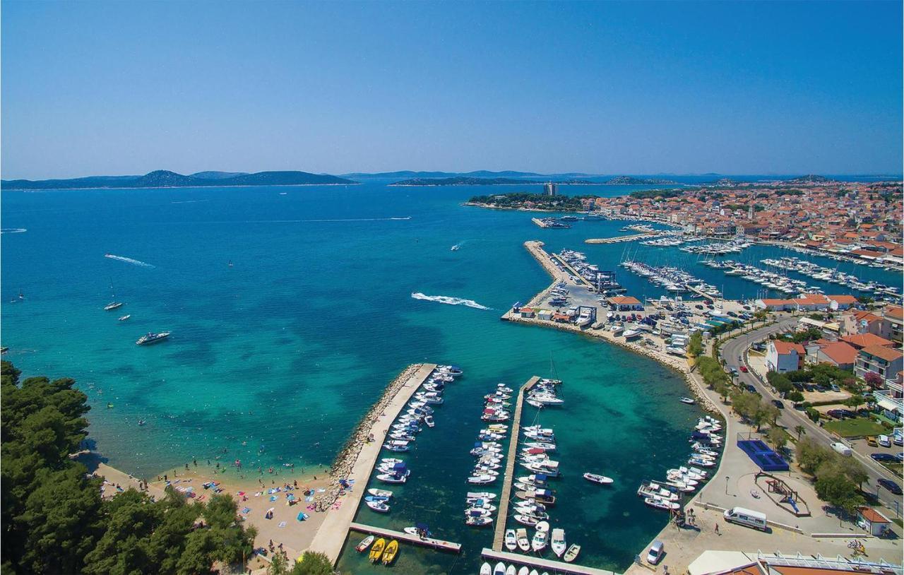 4 Bedroom Cozy Apartment In Vodice Esterno foto